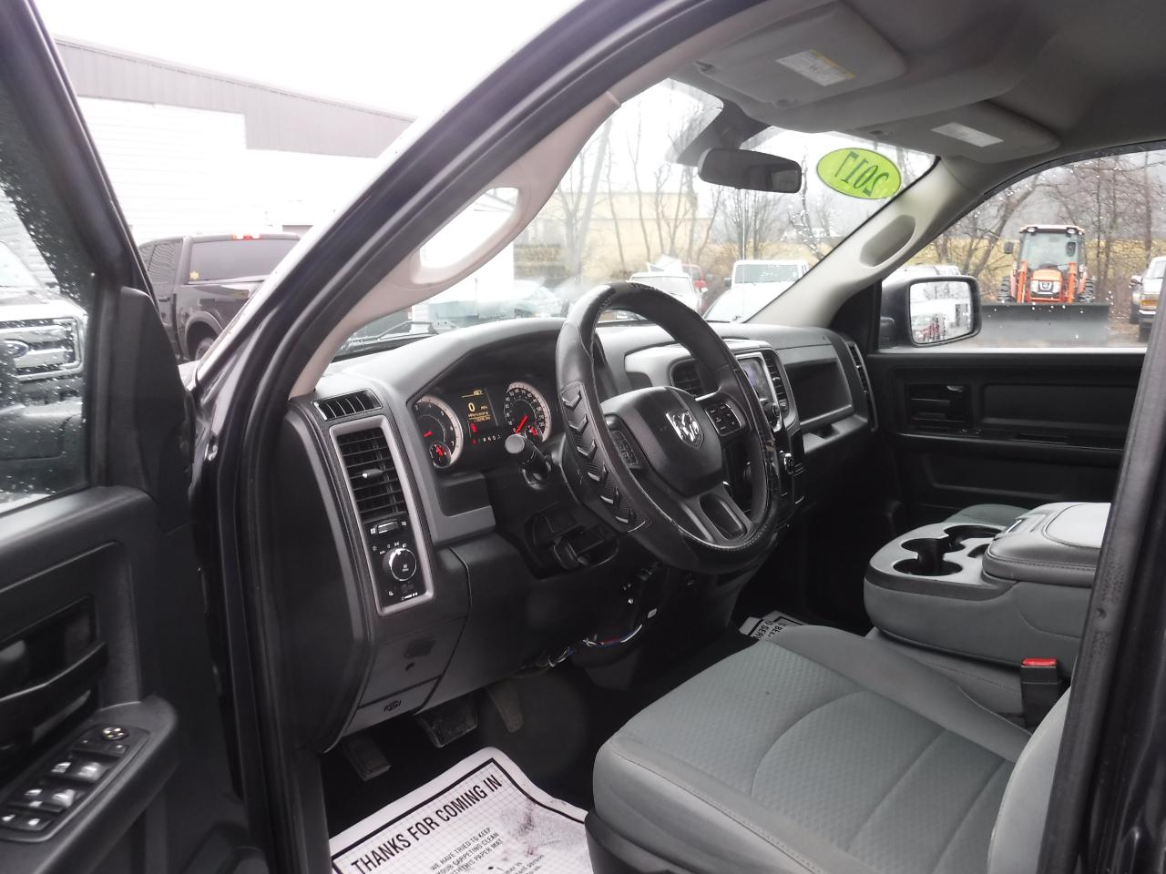 RAM 1500 Express 4x4 Quad Cab 6'4" Box 2017