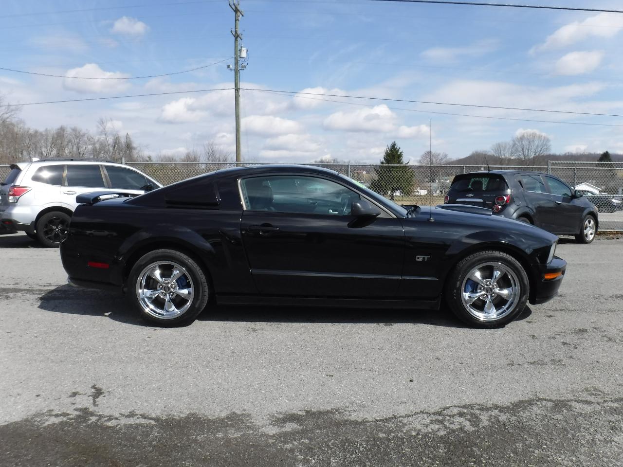 Ford Mustang 2dr Cpe GT Deluxe 2008