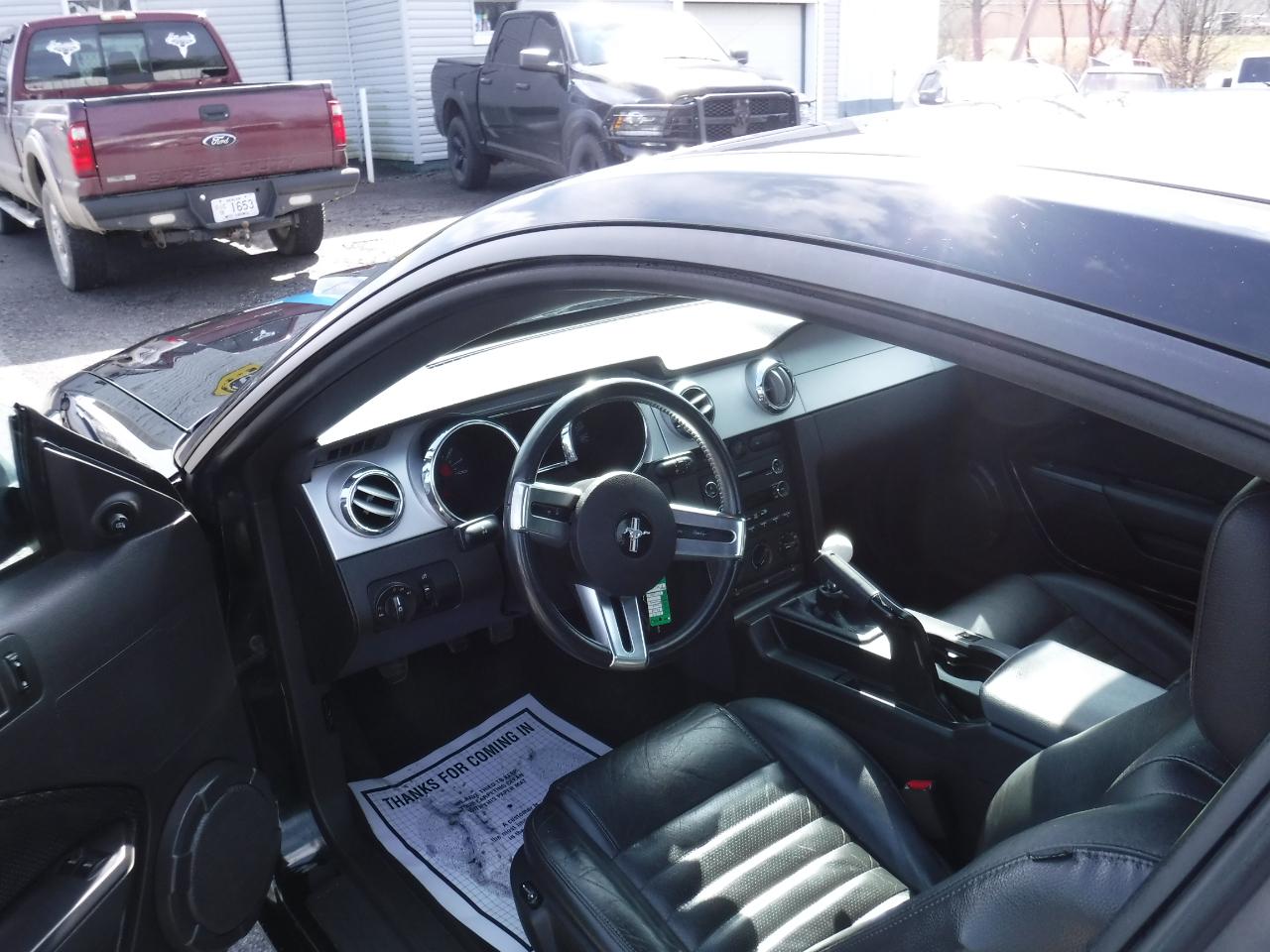 Ford Mustang 2dr Cpe GT Deluxe 2008