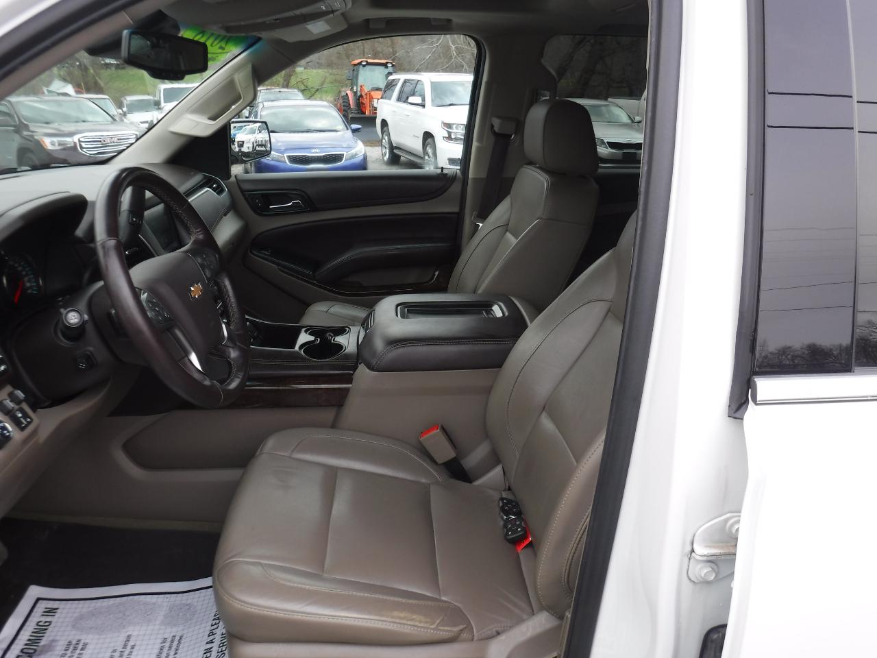 Chevrolet Suburban 4WD 4dr 1500 LT 2018