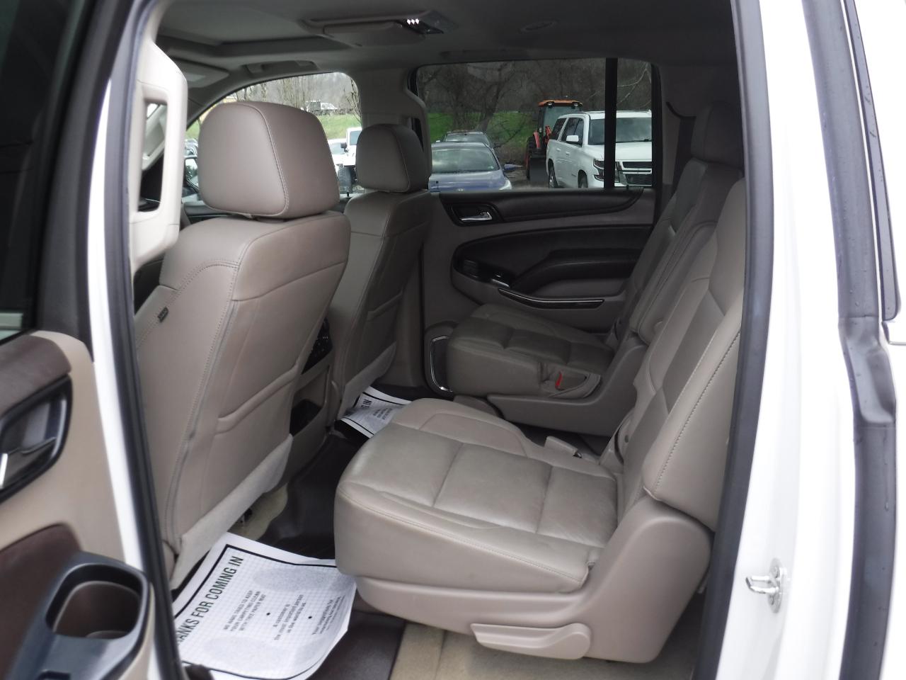 Chevrolet Suburban 4WD 4dr 1500 LT 2018