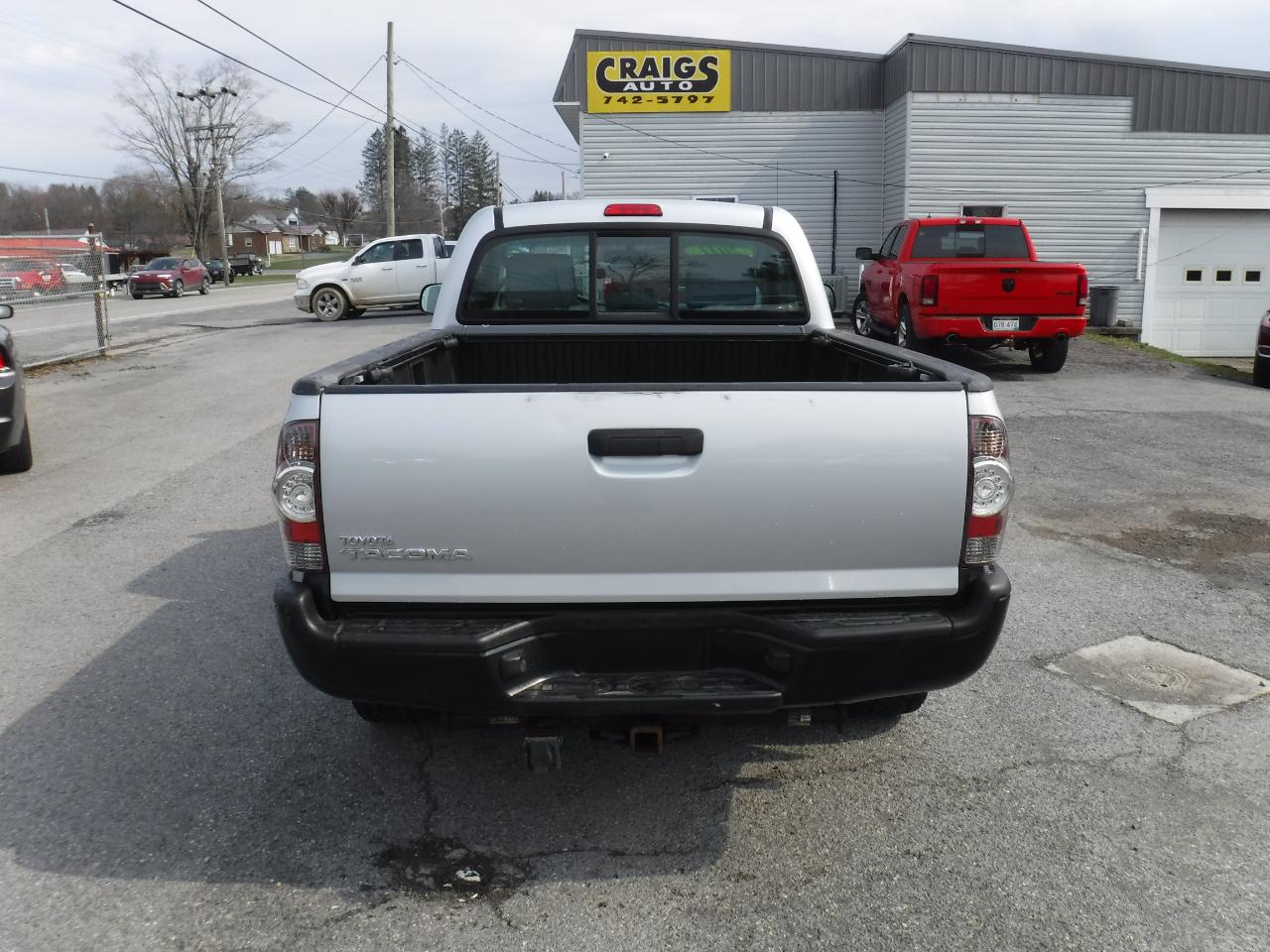 Toyota Tacoma 4WD Reg I4 MT (Natl) 2011