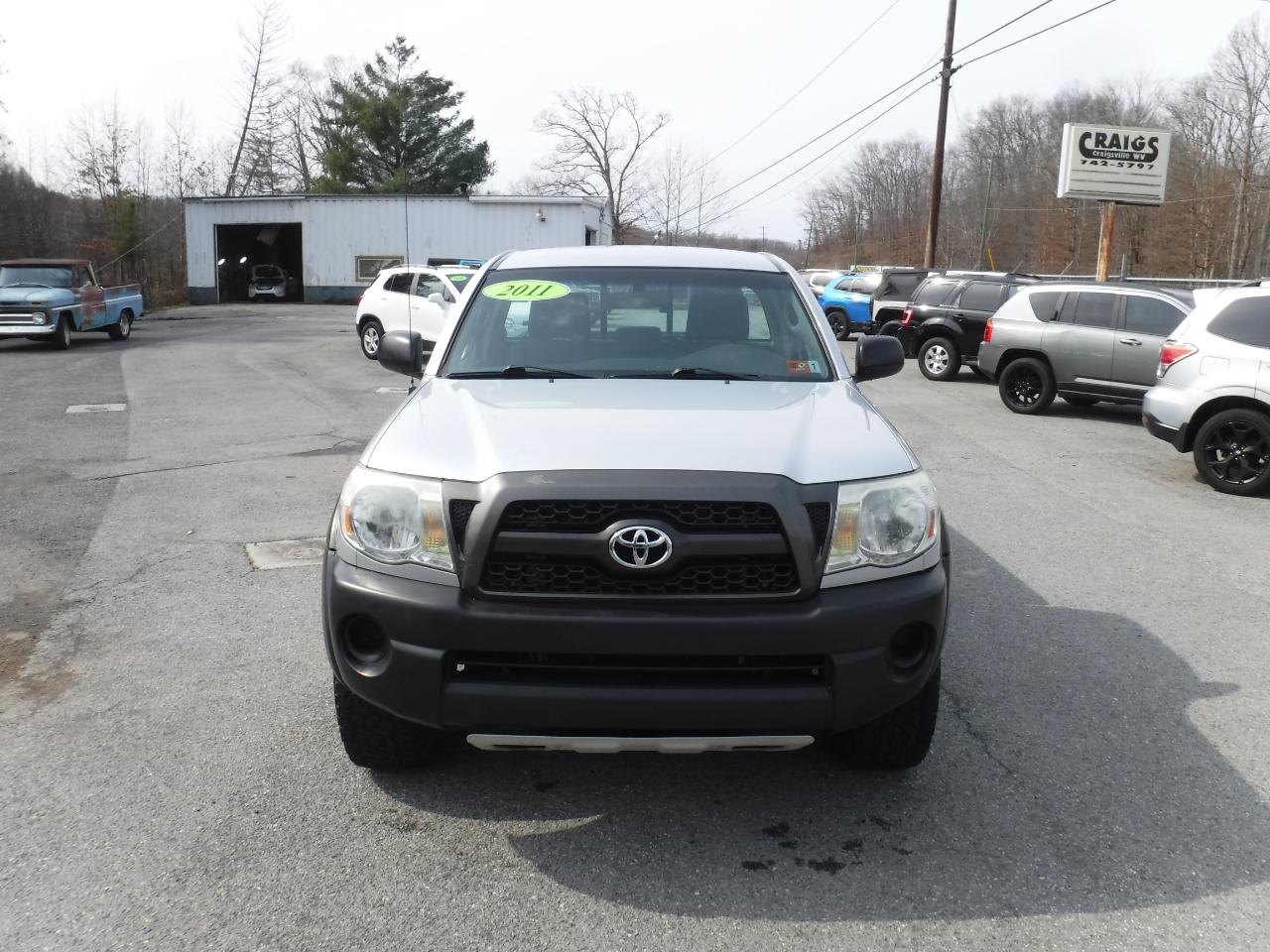 Toyota Tacoma 4WD Reg I4 MT (Natl) 2011