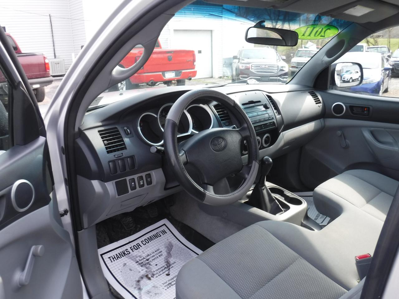 Toyota Tacoma 4WD Reg I4 MT (Natl) 2011