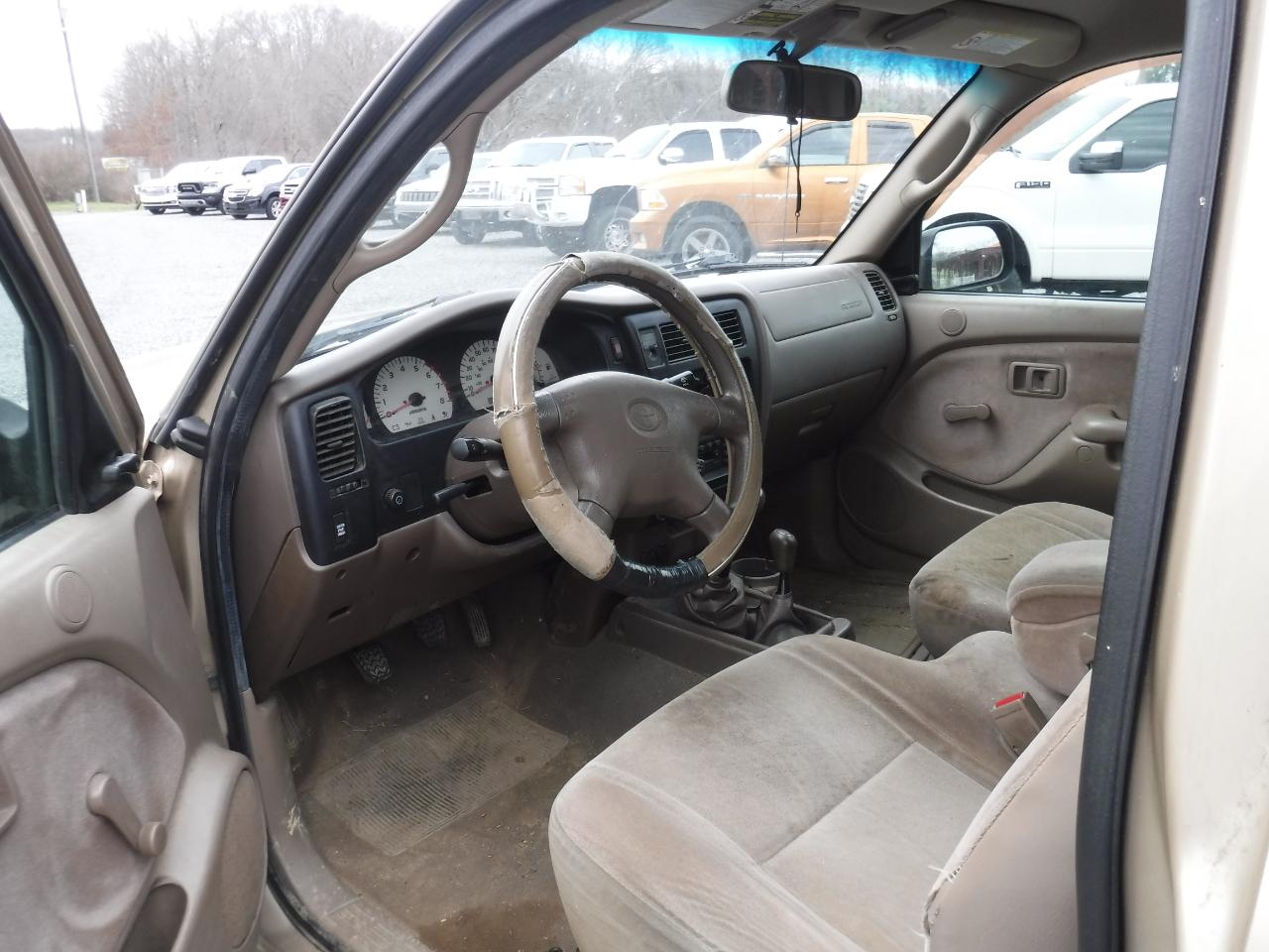 Toyota Tacoma XtraCab Manual 4WD (Natl) 2004