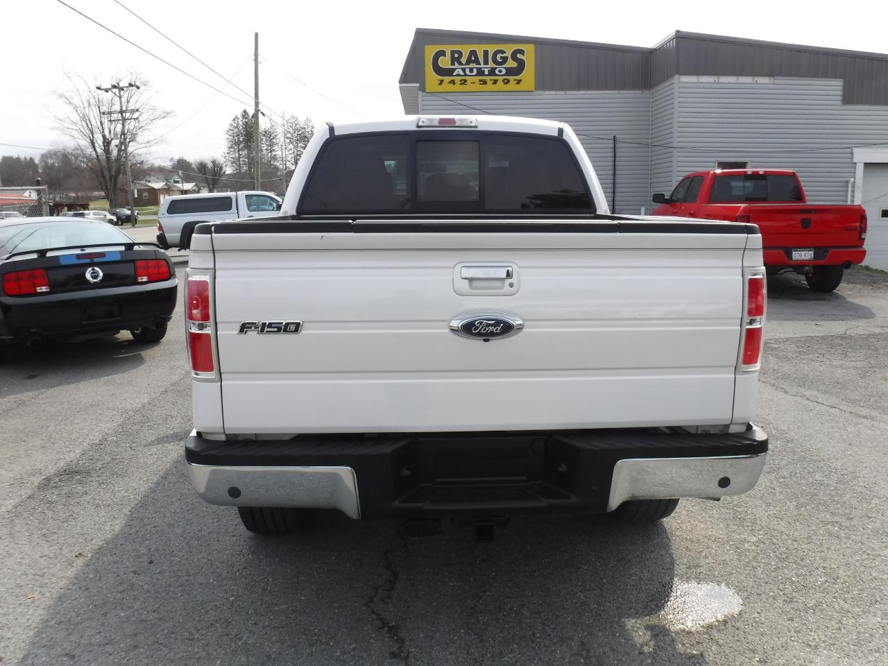 Ford F-150 4WD SuperCrew 145" Lariat 2011