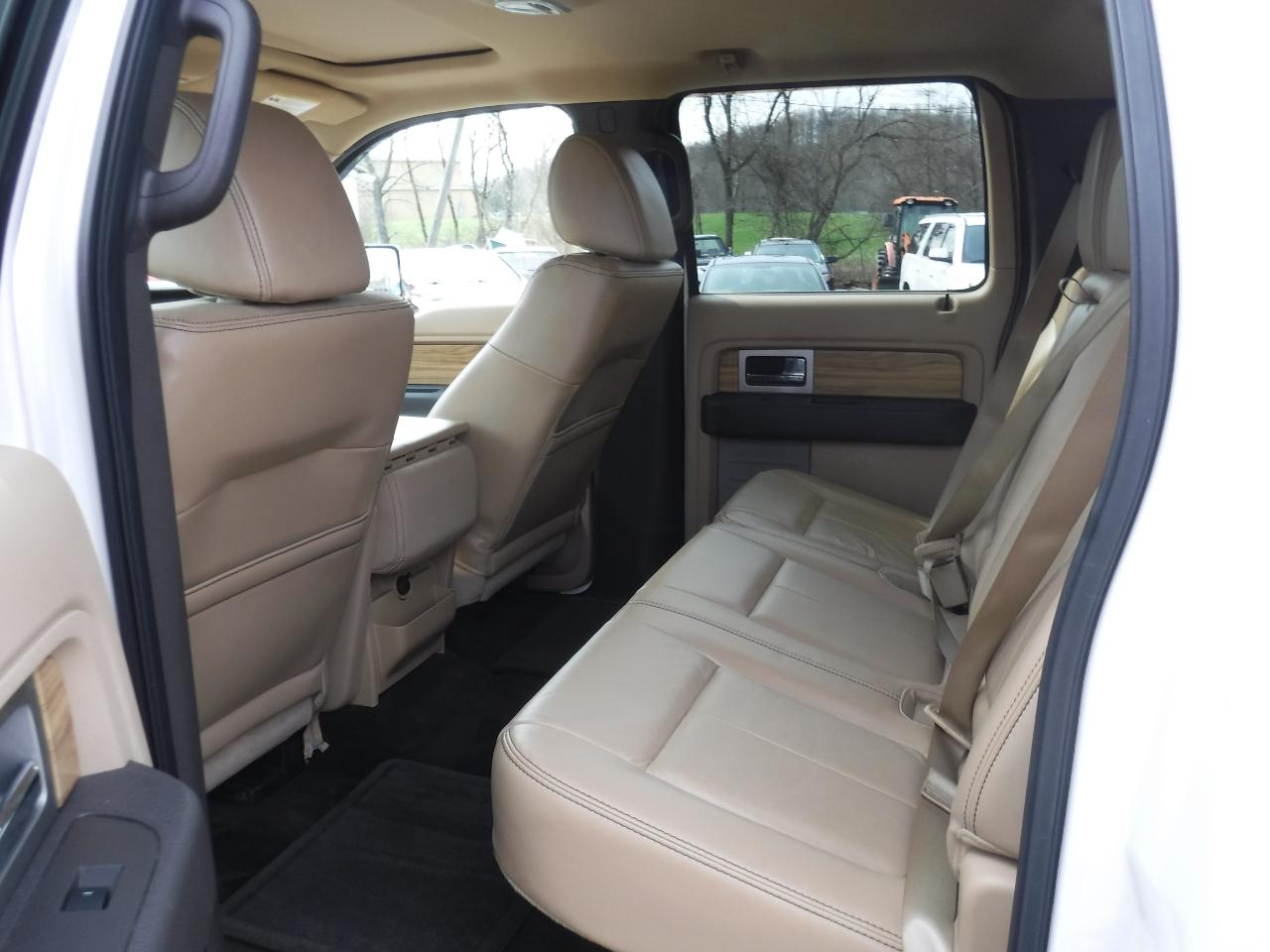 Ford F-150 4WD SuperCrew 145" Lariat 2011