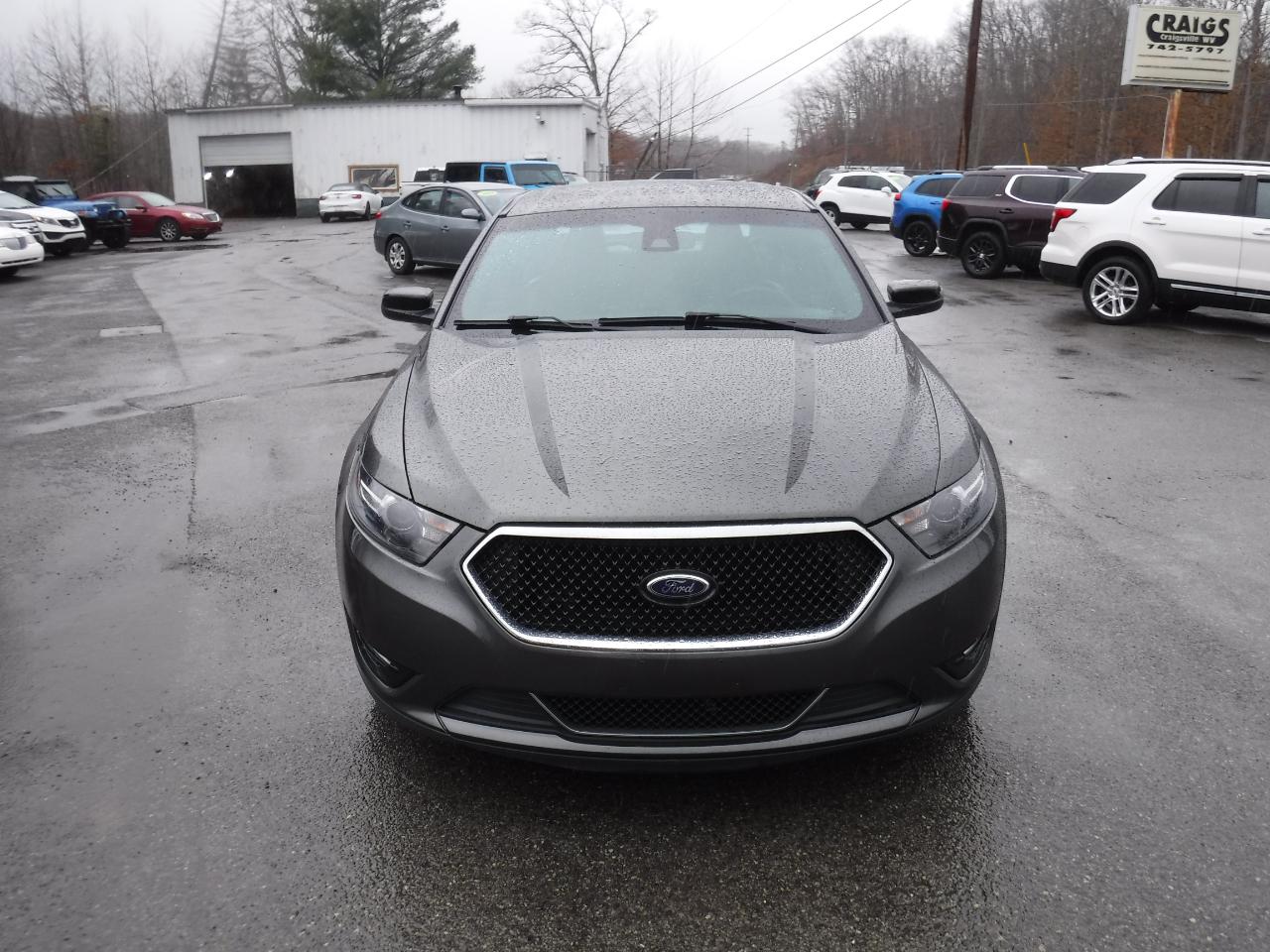 Ford Taurus 4dr Sdn SHO AWD 2016
