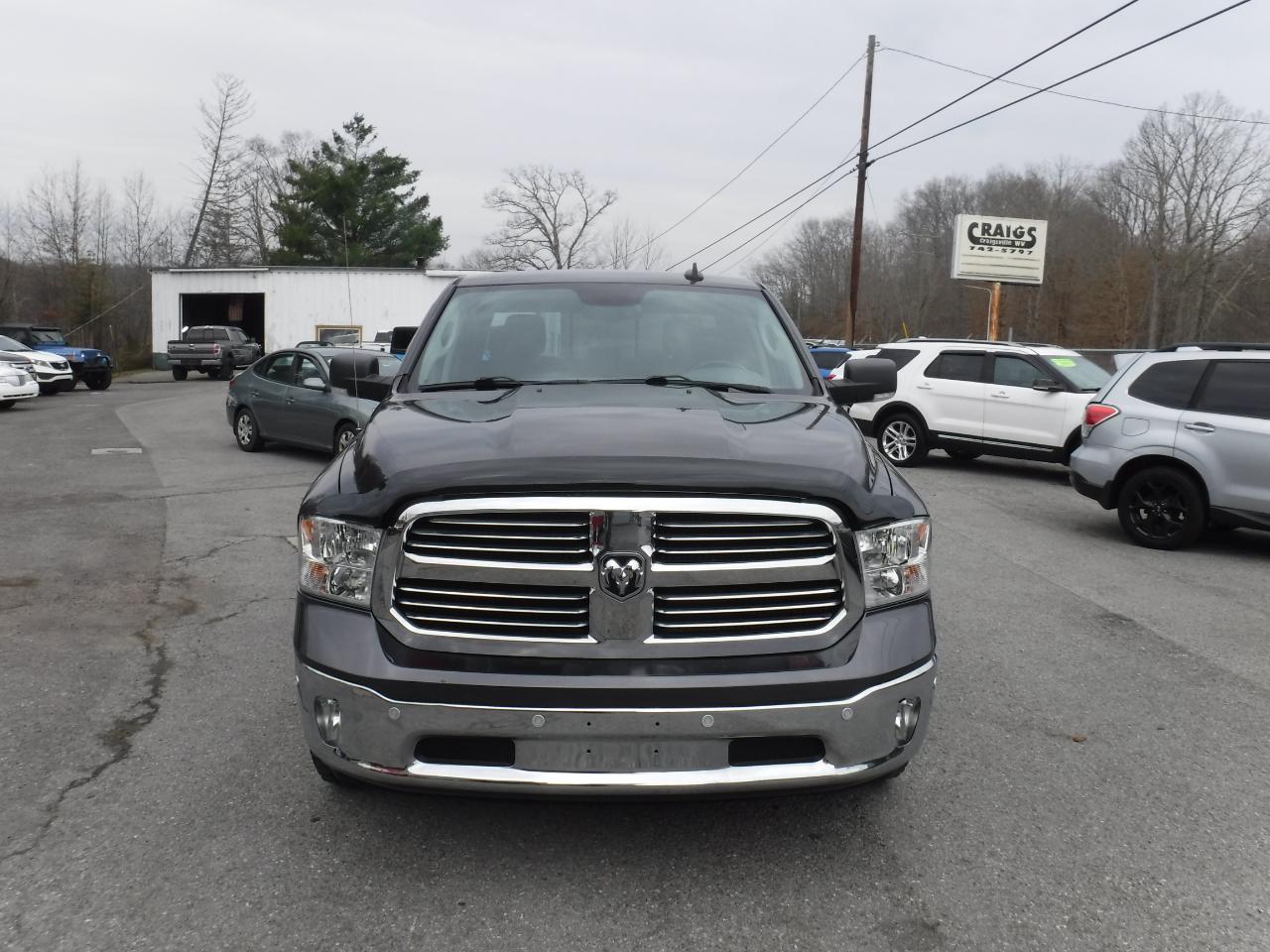 RAM 1500 Big Horn 4x4 Crew Cab 5'7" Box 2017