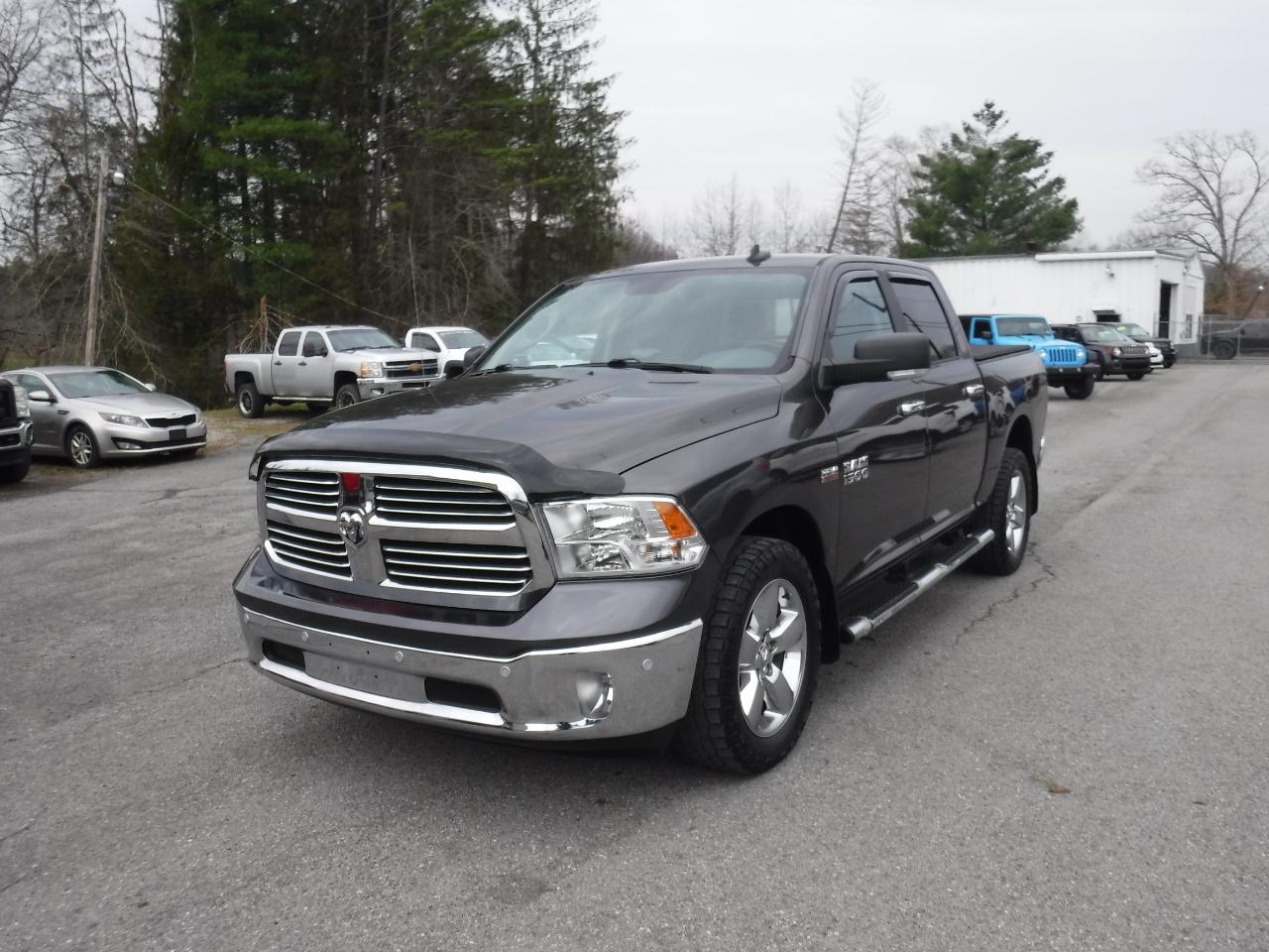 RAM 1500 Big Horn 4x4 Crew Cab 5'7" Box 2017