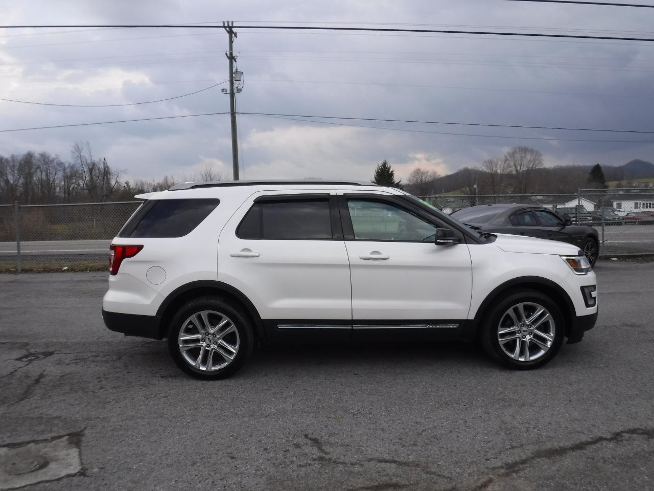 Ford Explorer XLT 4WD 2017