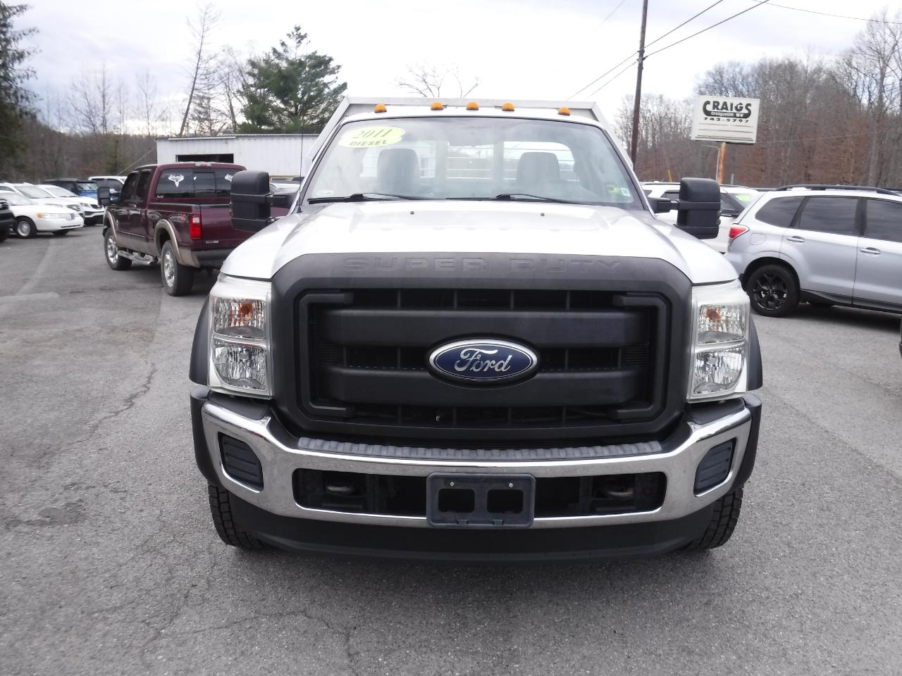 Ford Super Duty F-550 DRW 4WD Reg Cab 165" WB 84" CA XL 2011