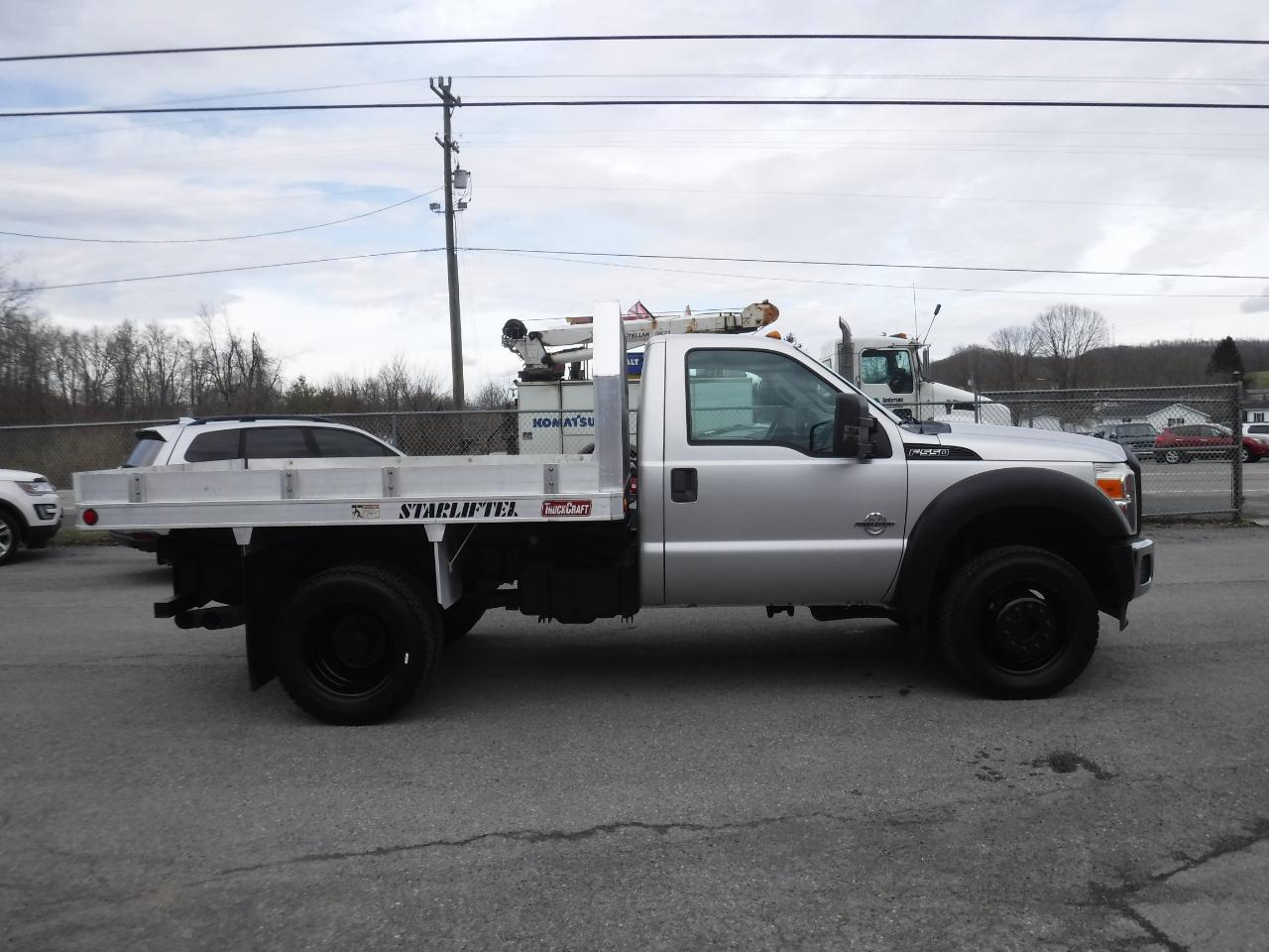Ford Super Duty F-550 DRW 4WD Reg Cab 165" WB 84" CA XL 2011