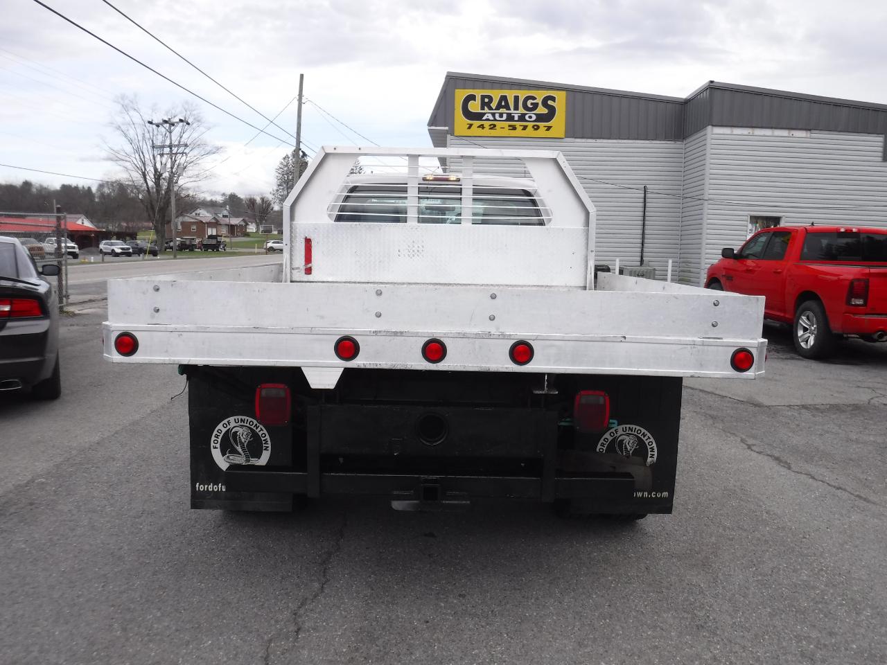 Ford Super Duty F-550 DRW 4WD Reg Cab 165" WB 84" CA XL 2011