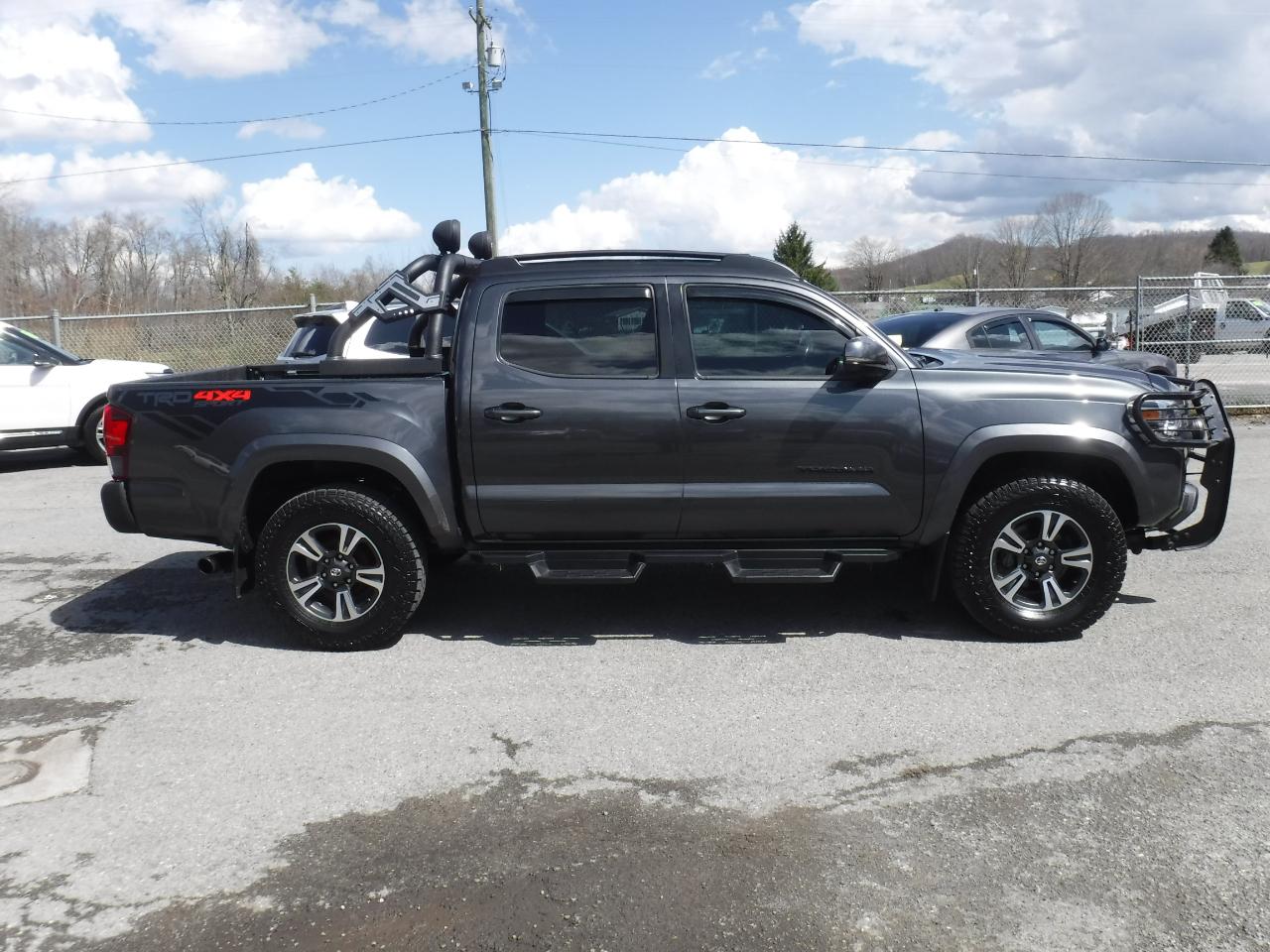 Toyota Tacoma TRD Off Road Double Cab 5' Bed V6 4x4 AT (Natl) 2018