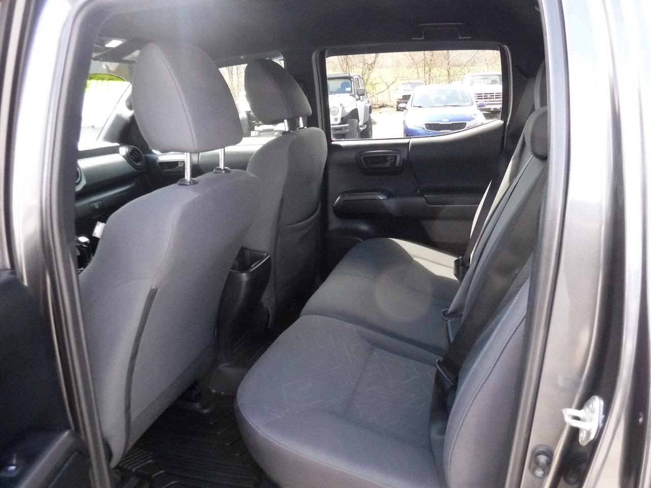 Toyota Tacoma TRD Off Road Double Cab 5' Bed V6 4x4 AT (Natl) 2018