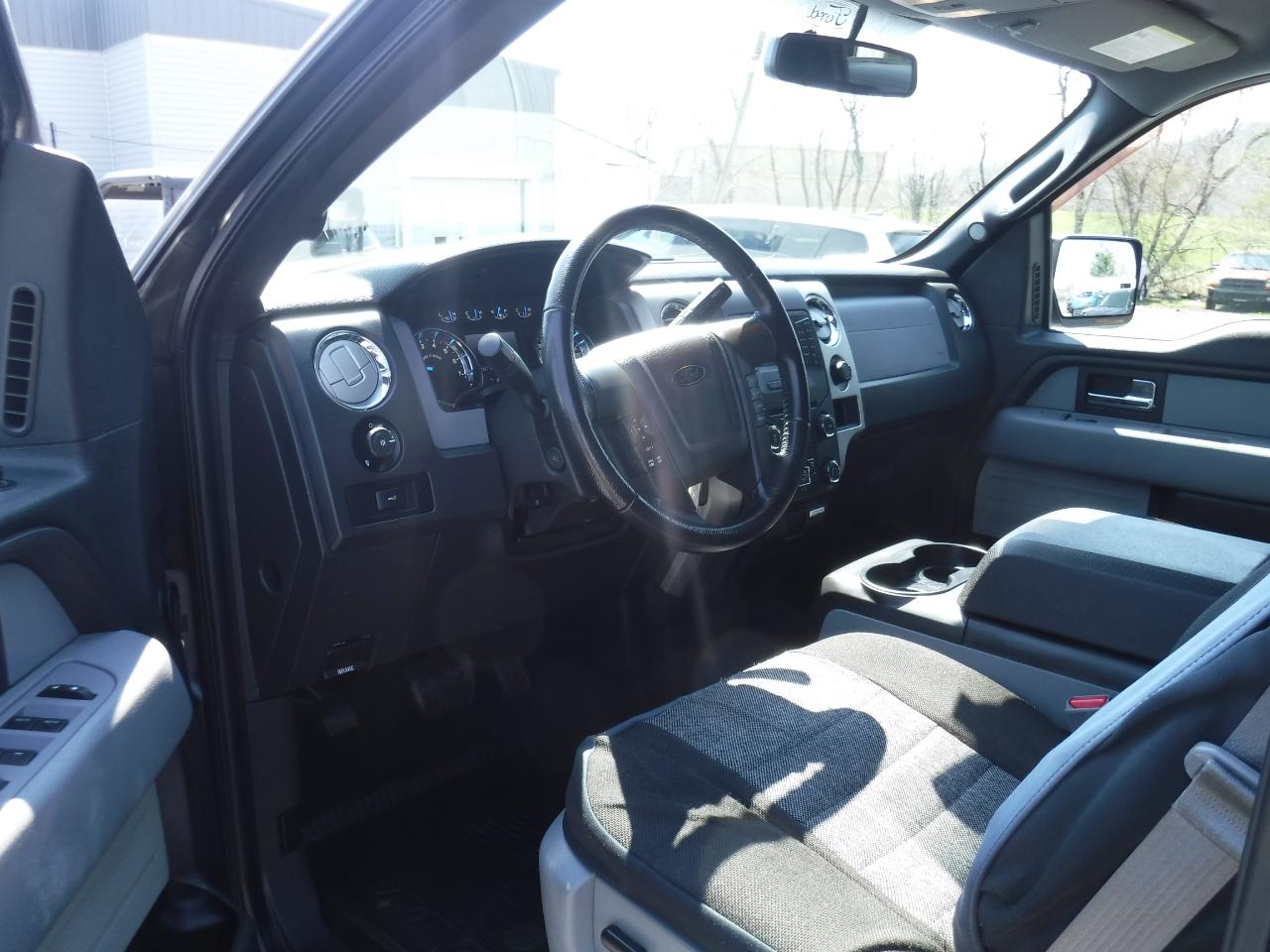 Ford F-150 4WD SuperCrew 145" XLT 2014