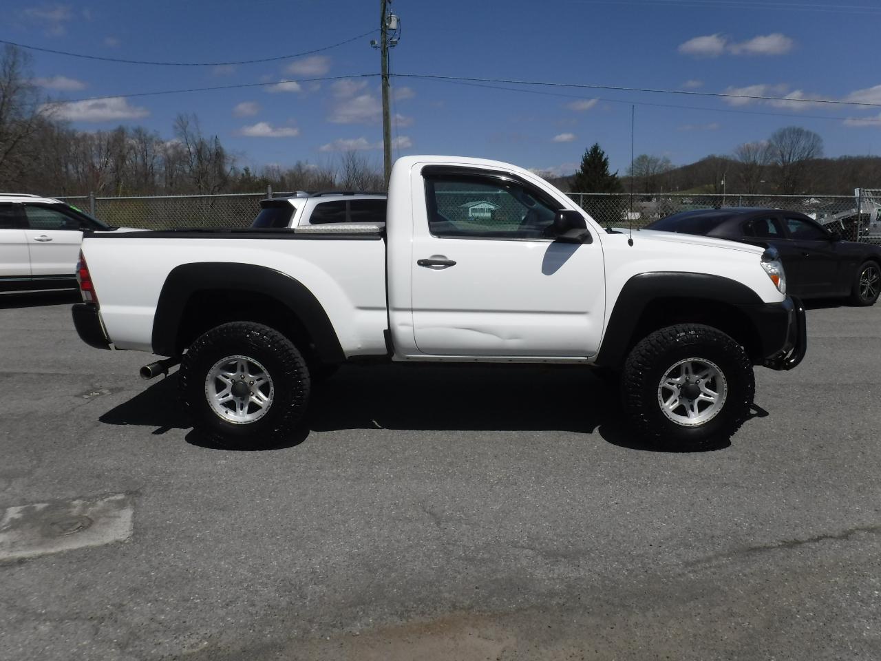 Toyota Tacoma 4WD Reg Cab I4 MT (Natl) 2013