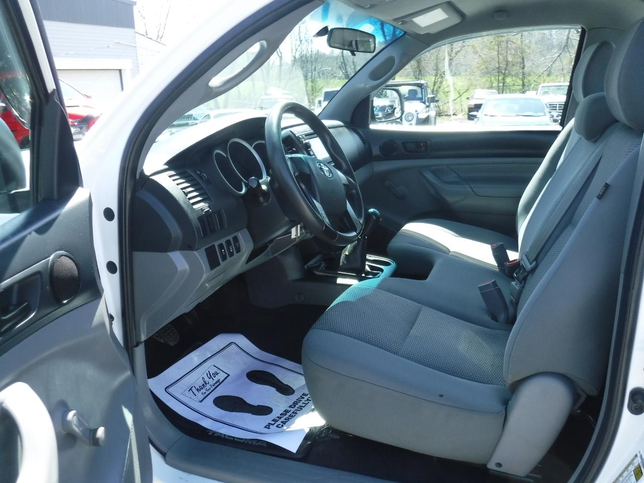 Toyota Tacoma 4WD Reg Cab I4 MT (Natl) 2013