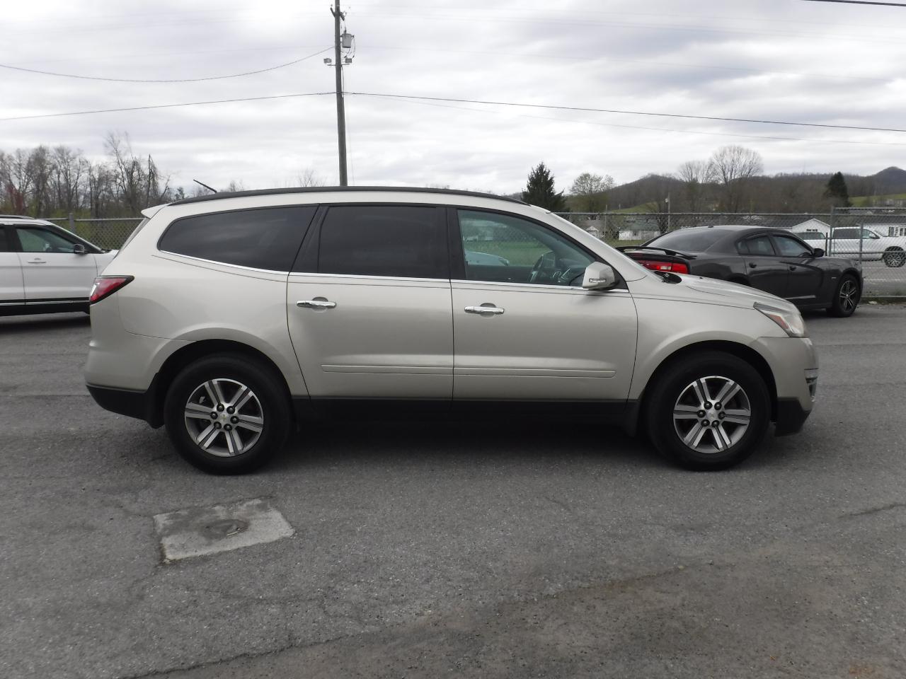 Chevrolet Traverse AWD 4dr LT w/1LT 2016