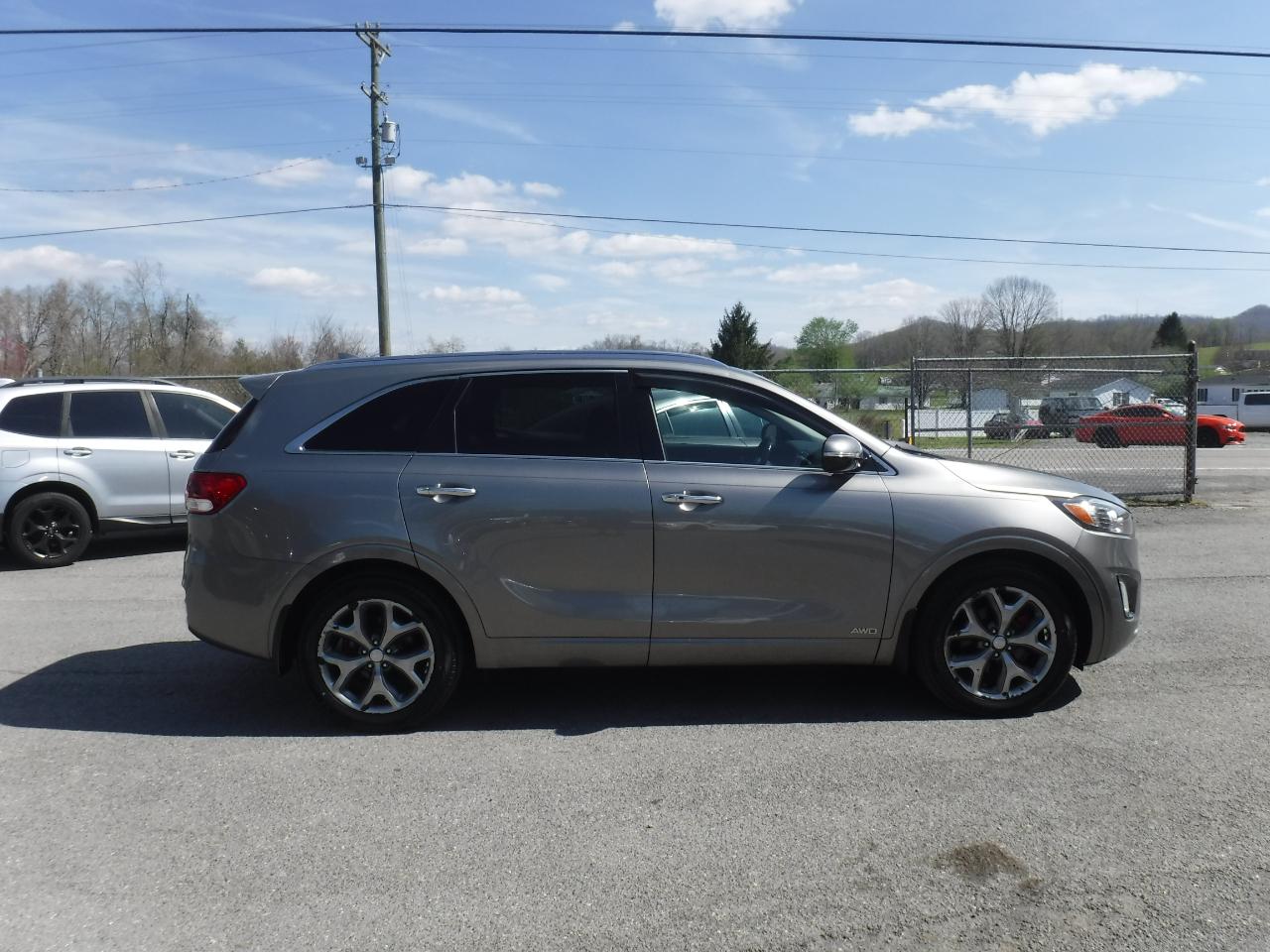 Kia Sorento AWD 4dr 3.3L SX 2016