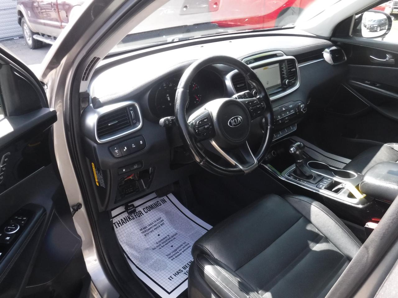 Kia Sorento AWD 4dr 3.3L SX 2016