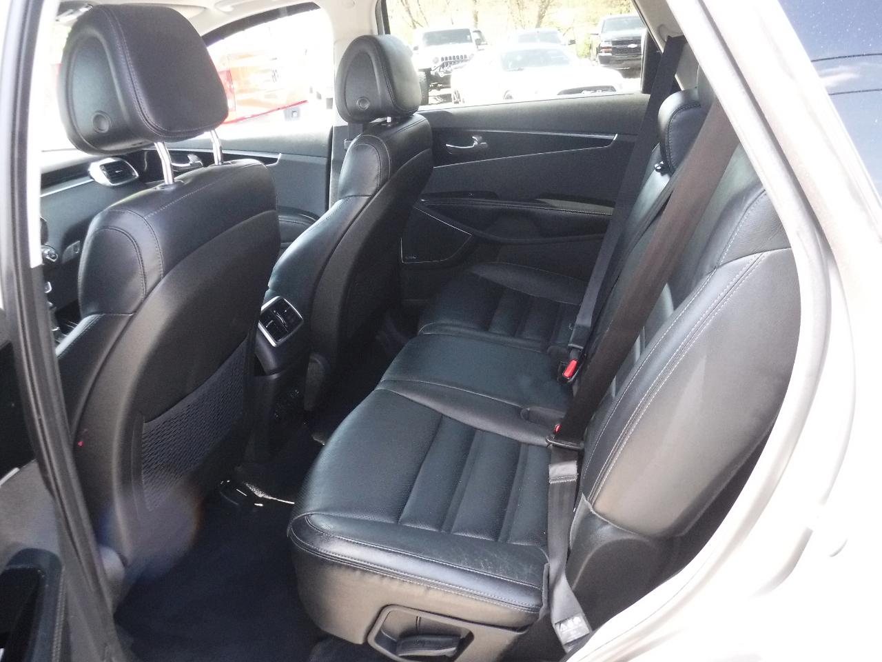 Kia Sorento AWD 4dr 3.3L SX 2016