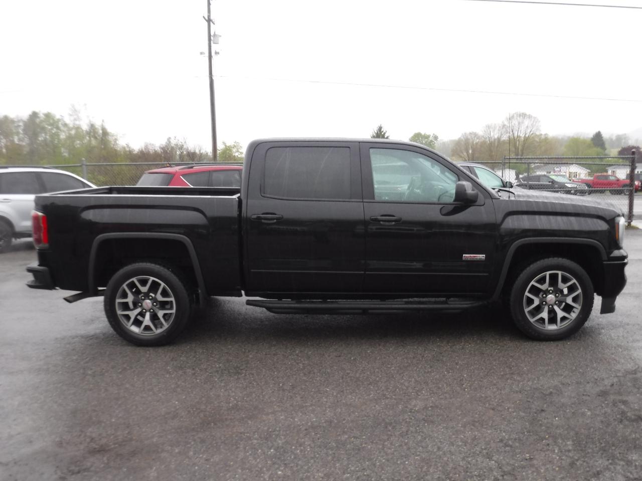 GMC Sierra 1500 4WD Crew Cab 143.5" SLT 2017