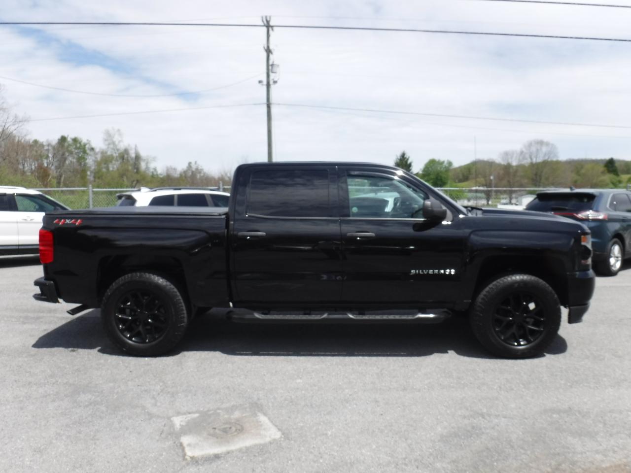 Chevrolet Silverado 1500 4WD Crew Cab 143.5" Custom 2018