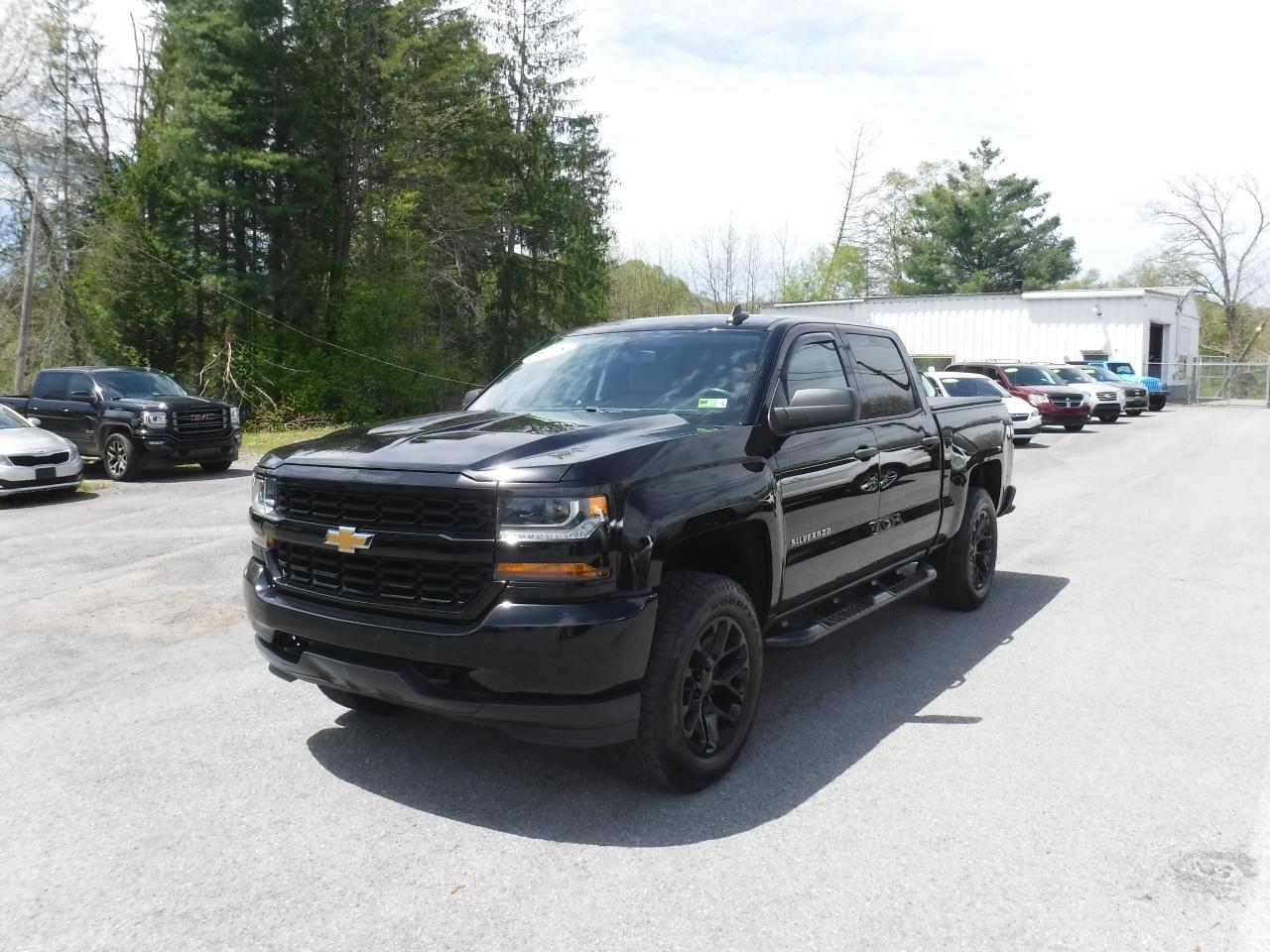 Chevrolet Silverado 1500 4WD Crew Cab 143.5" Custom 2018