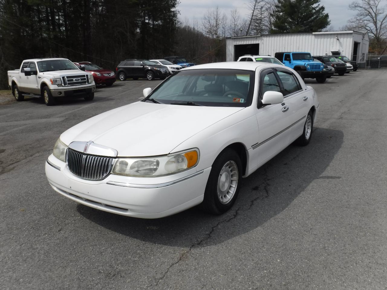 Lincoln Town Car 4dr Sdn Executive 2001