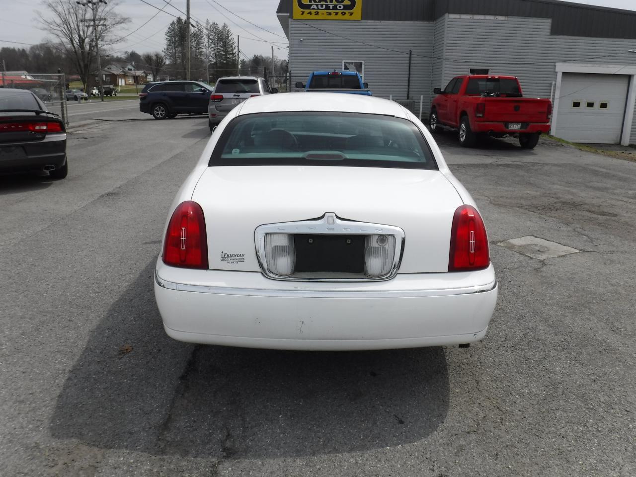 Lincoln Town Car 4dr Sdn Executive 2001