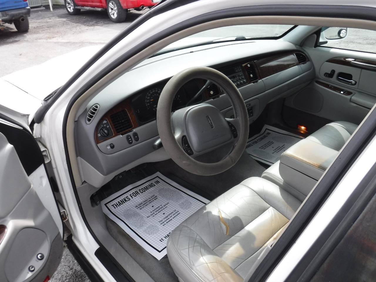Lincoln Town Car 4dr Sdn Executive 2001