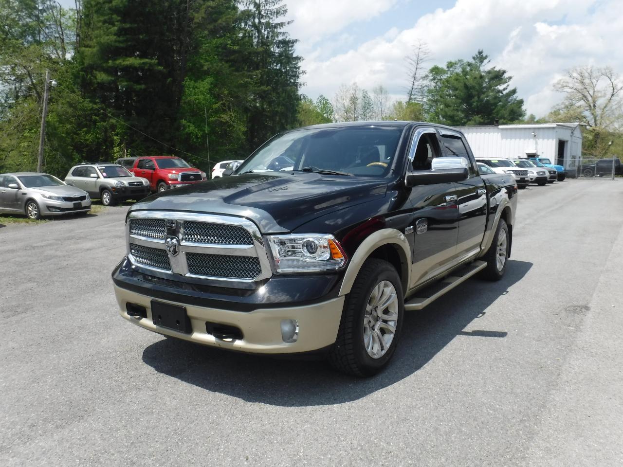 RAM 1500 4WD Crew Cab 140.5" Laramie Longhorn Edition 2013