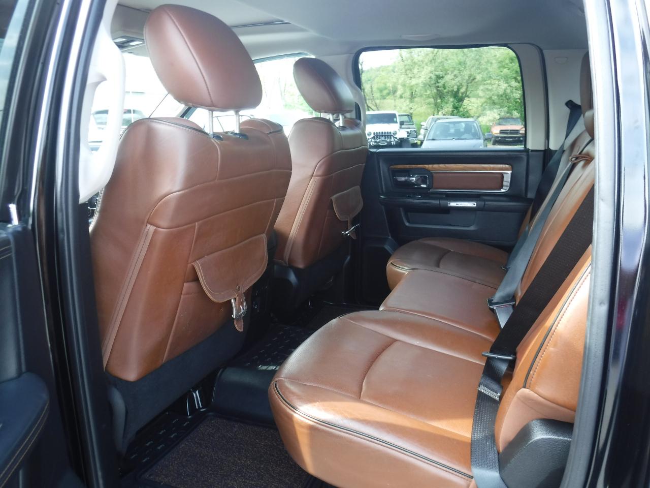 RAM 1500 4WD Crew Cab 140.5" Laramie Longhorn Edition 2013