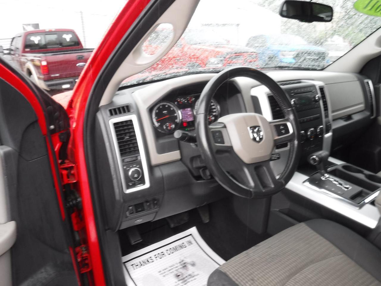 RAM 1500 4WD Quad Cab 140.5" Big Horn 2011