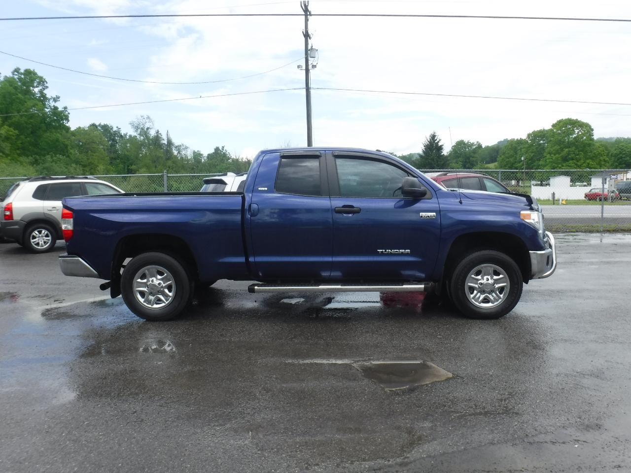 Toyota Tundra 4WD Truck Double Cab 5.7L V8 6-Spd AT SR5 (Natl) 2014