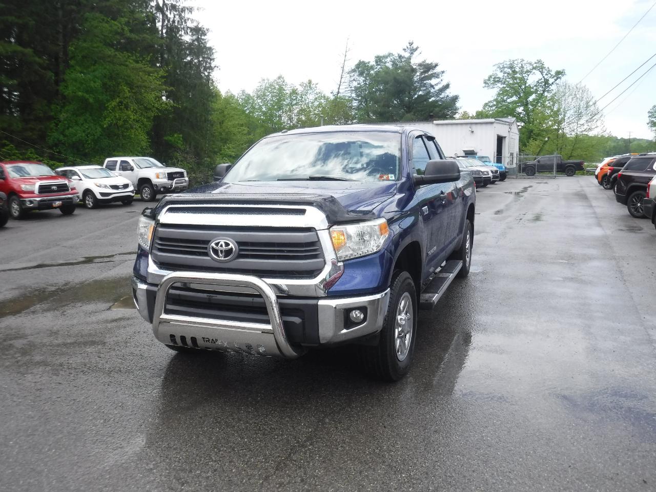 Toyota Tundra 4WD Truck Double Cab 5.7L V8 6-Spd AT SR5 (Natl) 2014