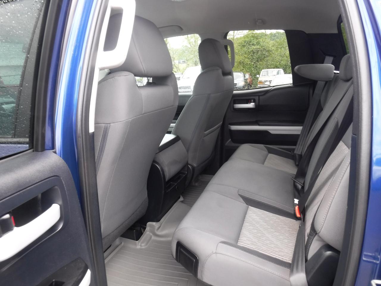 Toyota Tundra 4WD Truck Double Cab 5.7L V8 6-Spd AT SR5 (Natl) 2014