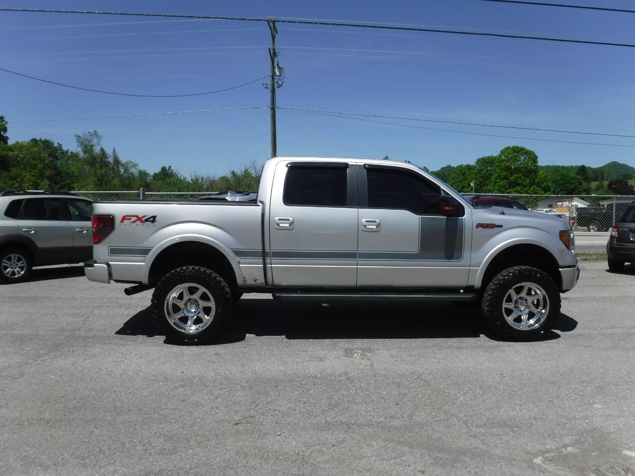 Ford F-150 4WD SuperCrew 139" XLT 2012