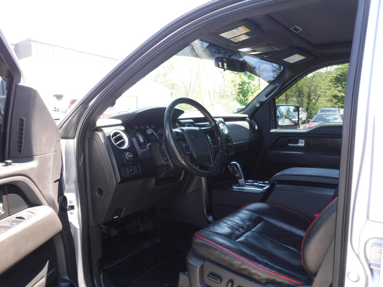 Ford F-150 4WD SuperCrew 139" XLT 2012