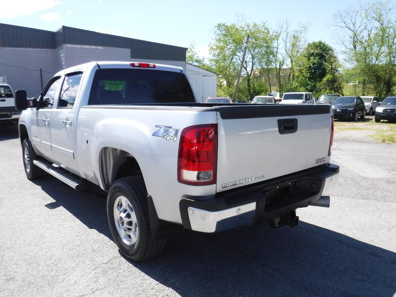 GMC Sierra 2500HD 4WD Crew Cab 153.7" SLE 2011