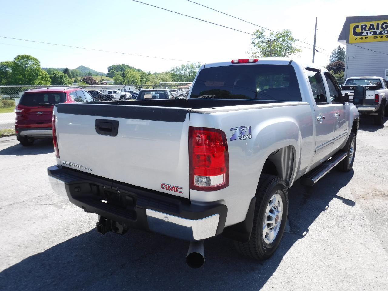 GMC Sierra 2500HD 4WD Crew Cab 153.7" SLE 2011