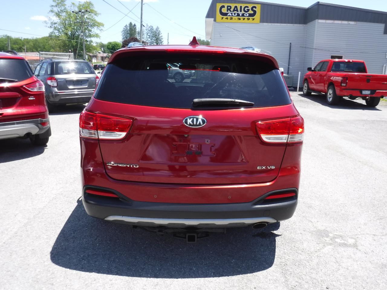 Kia Sorento AWD 4dr 3.3L EX 2016