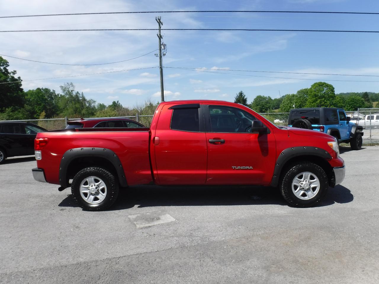 Toyota Tundra 4WD Truck Double Cab 4.6L V8 6-Spd AT (Natl) 2013