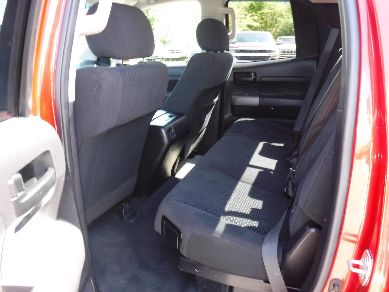 Toyota Tundra 4WD Truck Double Cab 4.6L V8 6-Spd AT (Natl) 2013