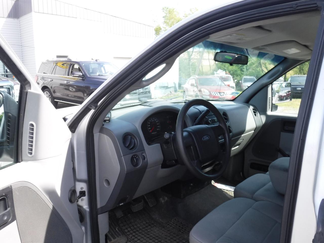 Ford F-150 2WD Reg Cab 126" XLT 2007