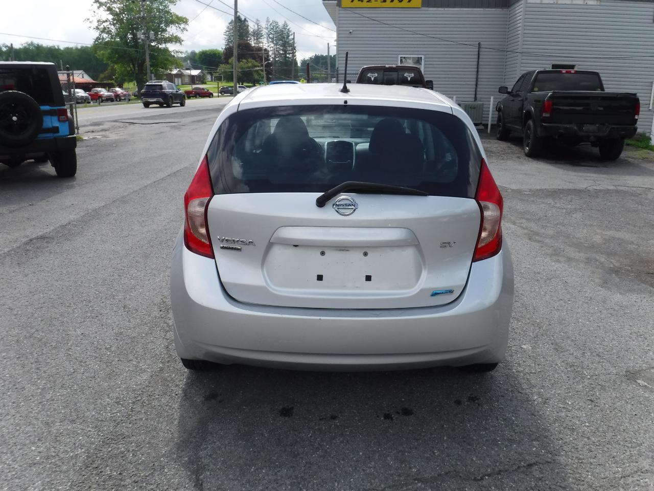 Nissan Versa Note 5dr HB CVT 1.6 SV 2016