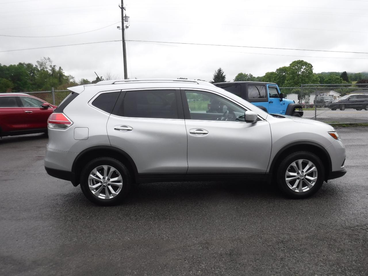 Nissan Rogue AWD 4dr SV 2015