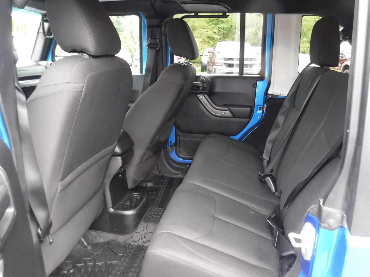 Jeep Wrangler Unlimited 4WD 4dr Sport 2016